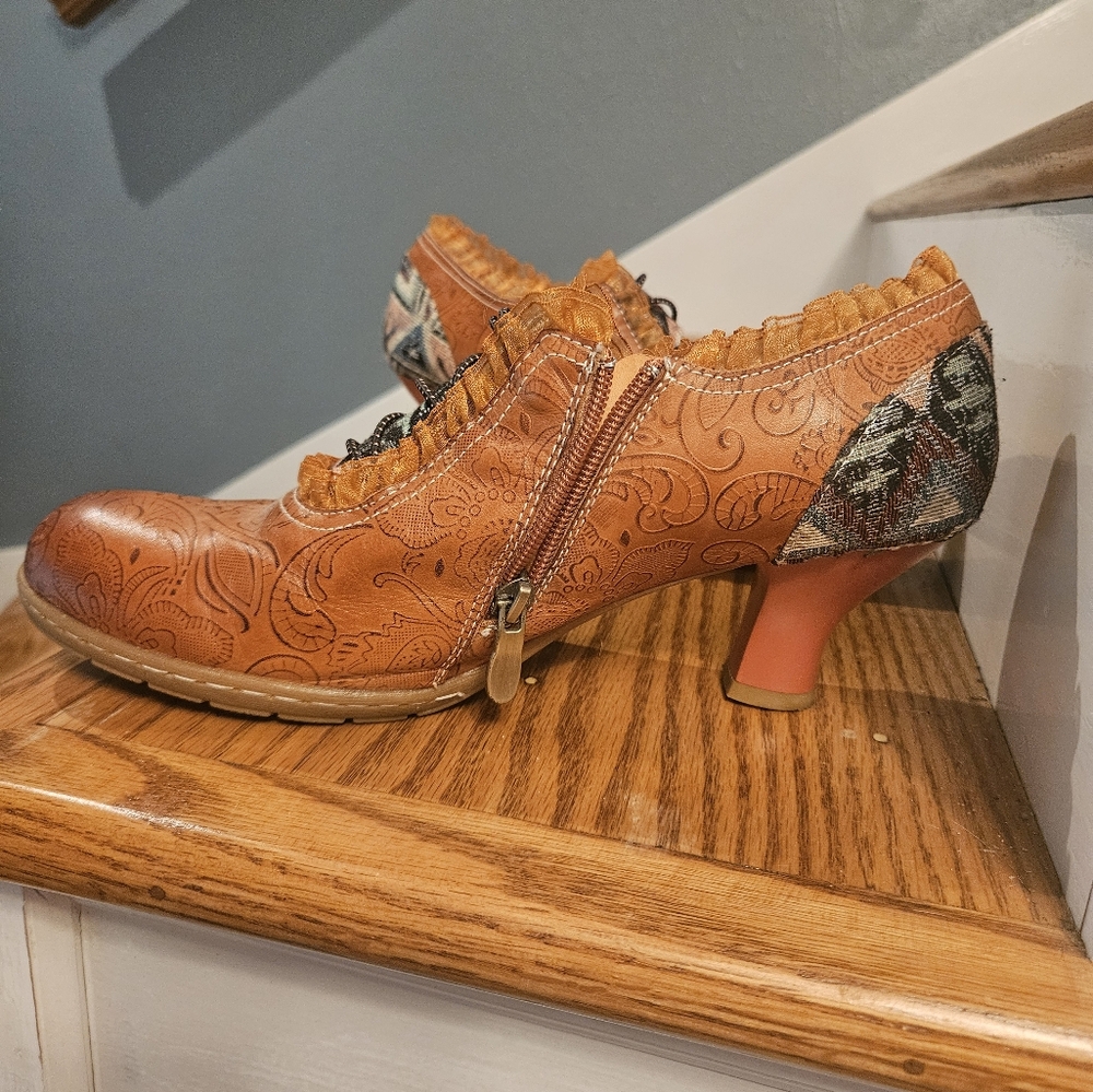 HEELS, "Vintage" Look - 42 - Picture 5 of 14
